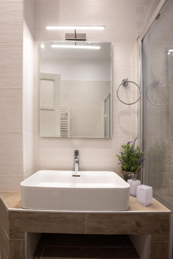 Blue Ark Lavish Sauna Suite Athens Luaran gambar